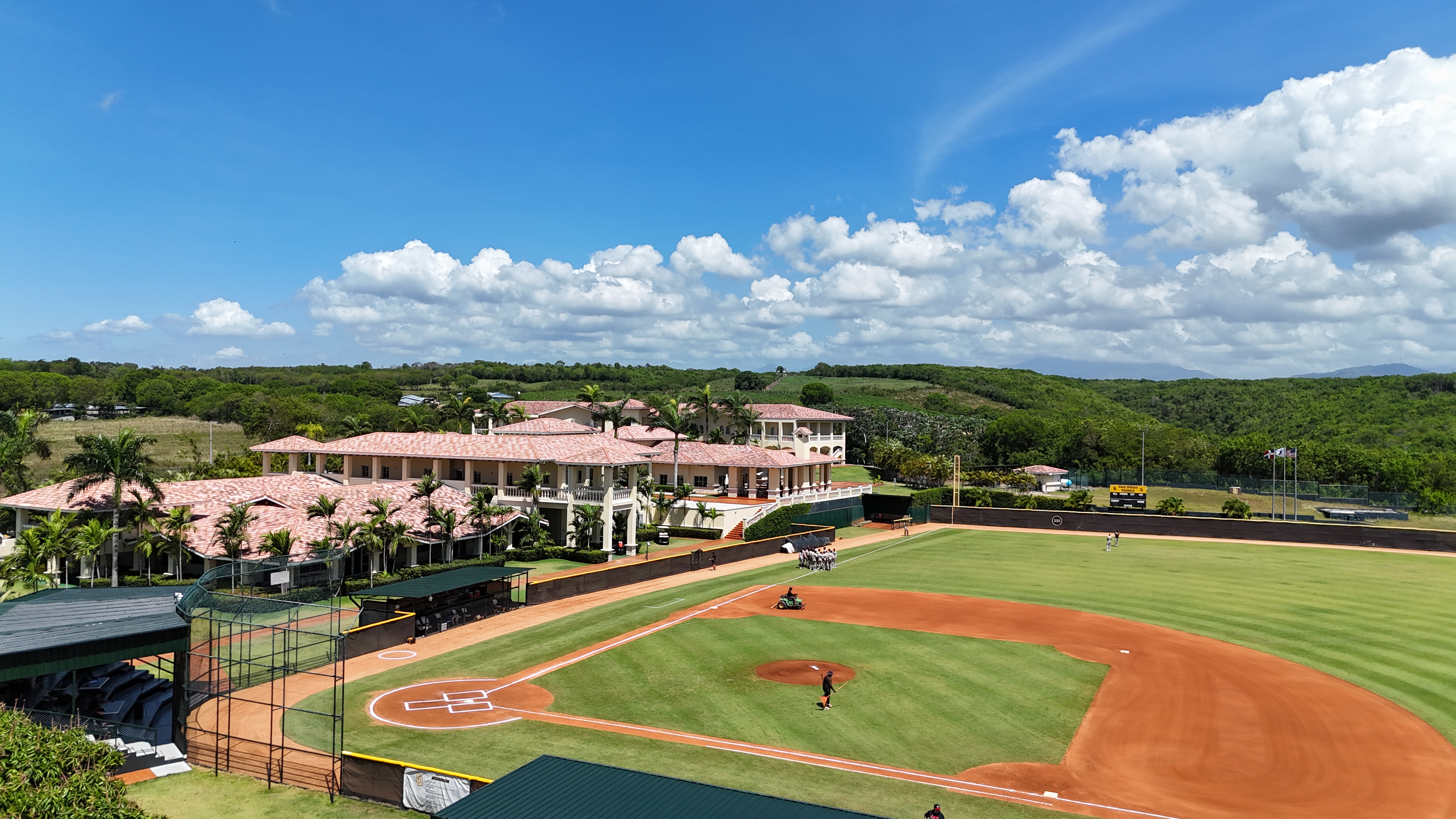 El Diario: Dominican Professional Academy Tour